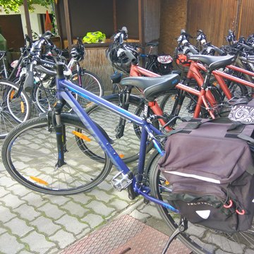 Kerékpárkölcsönzés Fertőrákoson a Fertő-tó partján - Puskás Grill- és Sörkert