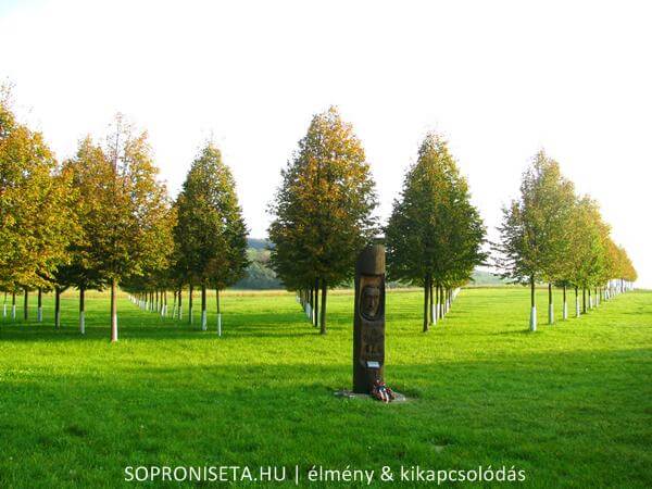 Széchenyi István Akadémiai Emlékerdő a Páneurópai Piknik Emlékpark mellett