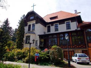Szent Margit Plébánia és Töpler villa a soproni Lővérekben